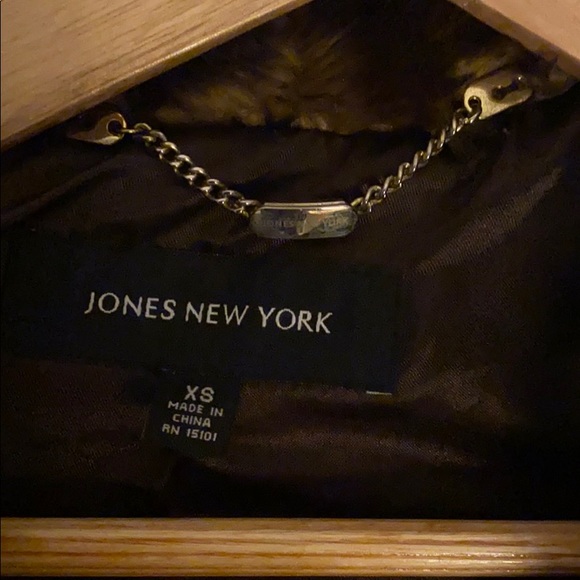 JONES NEW YORK faux fur coat - Picture 2 of 11